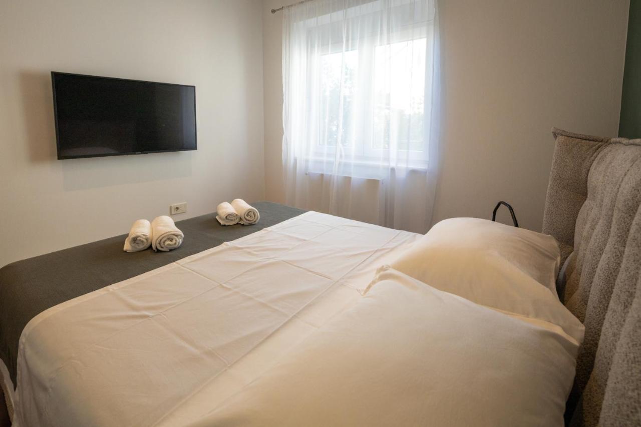 Lumaja Luxury Apartman Biograd Na Moru Exterior photo